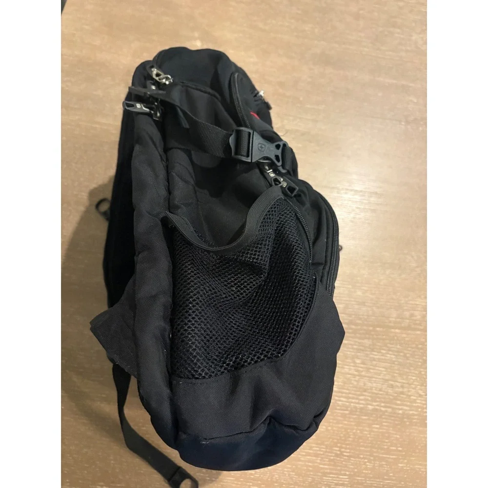 SWISSGEAR ScanSmart Black Backpack Red Trim Laptop Travel School Bag EUC